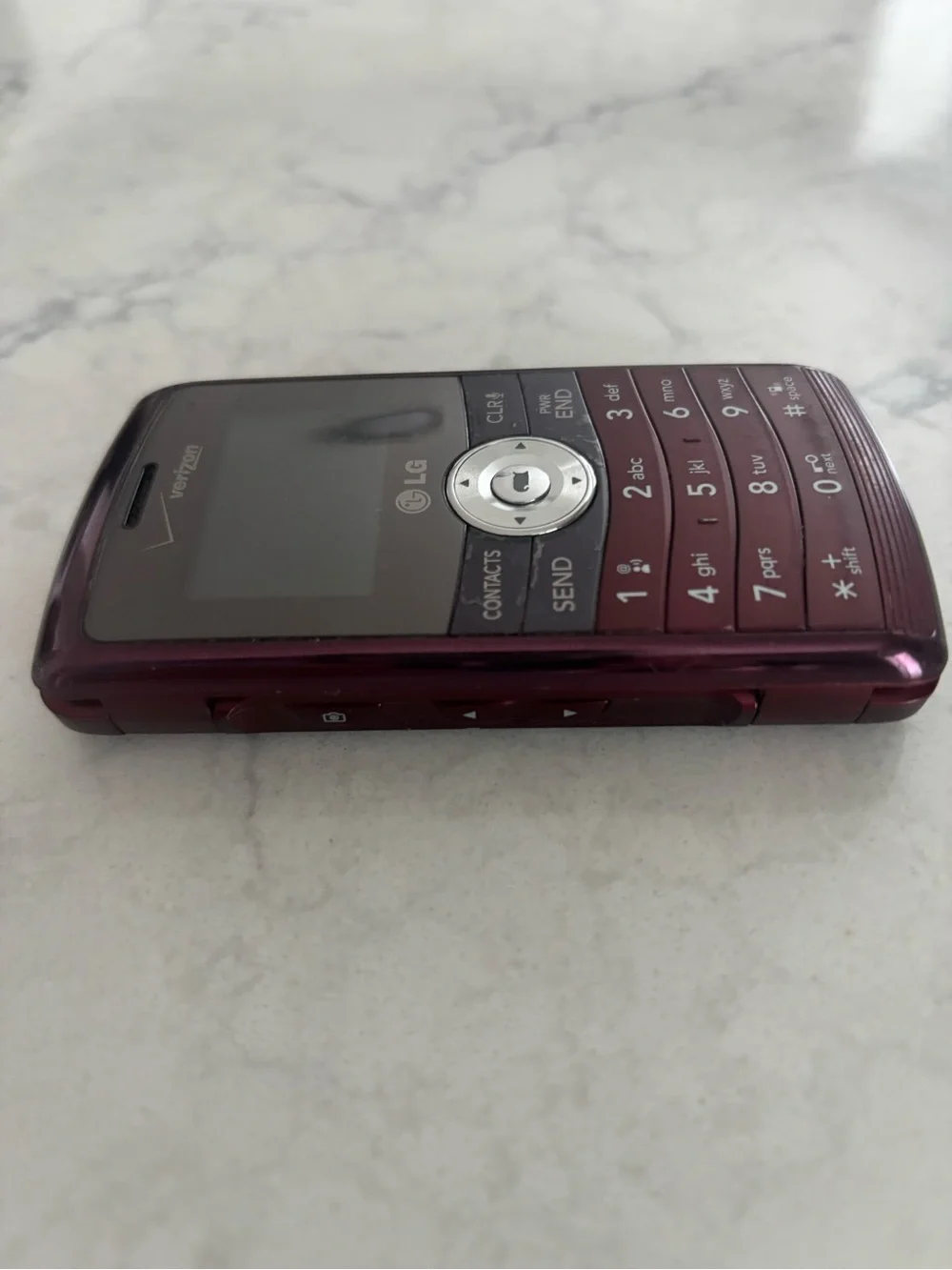 LG enV3 Y2K flip Phone from Verizon with keyboard, charger and box